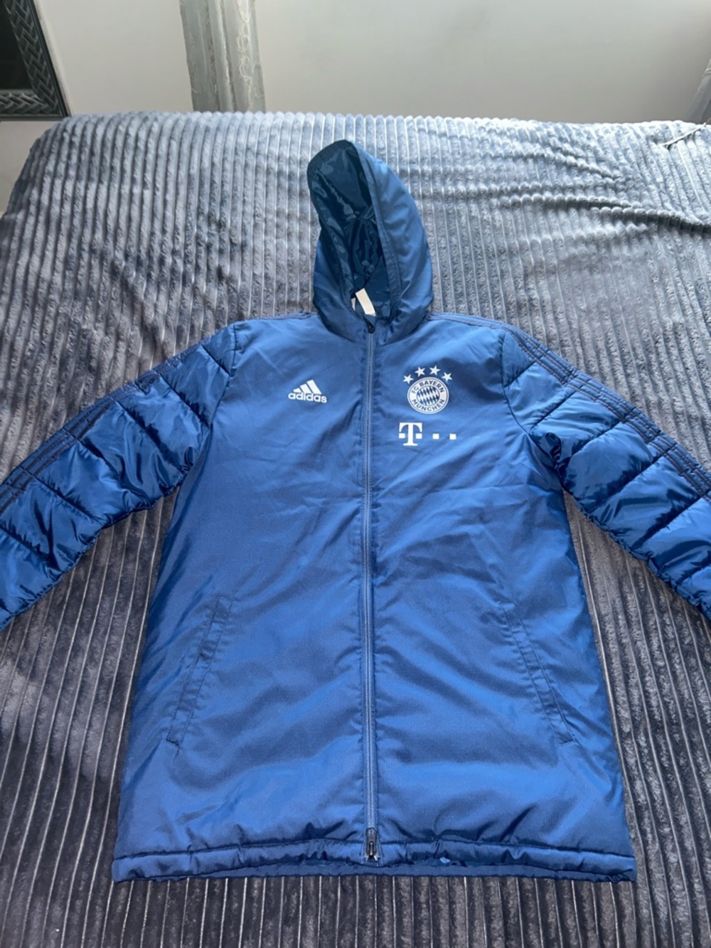 Adidas FC Bayern Munich navy blue padded bench jacket Telekom 4 stars